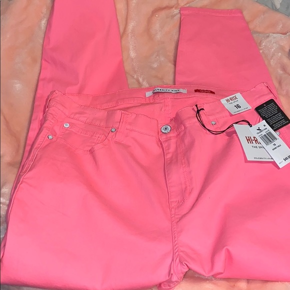 Women’s Jeans - Picture 2 of 8